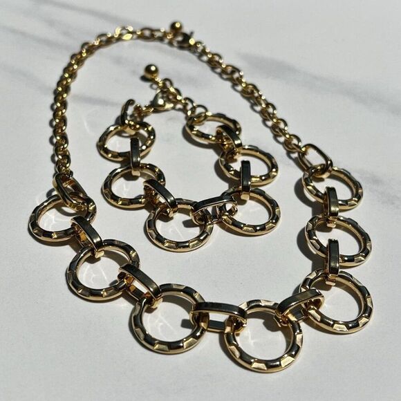 New! “Francesca” Gold Statement Circle Bracelet - Picture 3 of 6